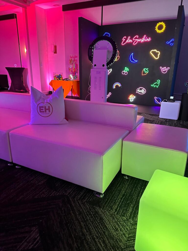 neon photobooth